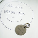 Kingitus-vanavanematele---sinu-joonistatud-pildiga-voÌtmehoidja