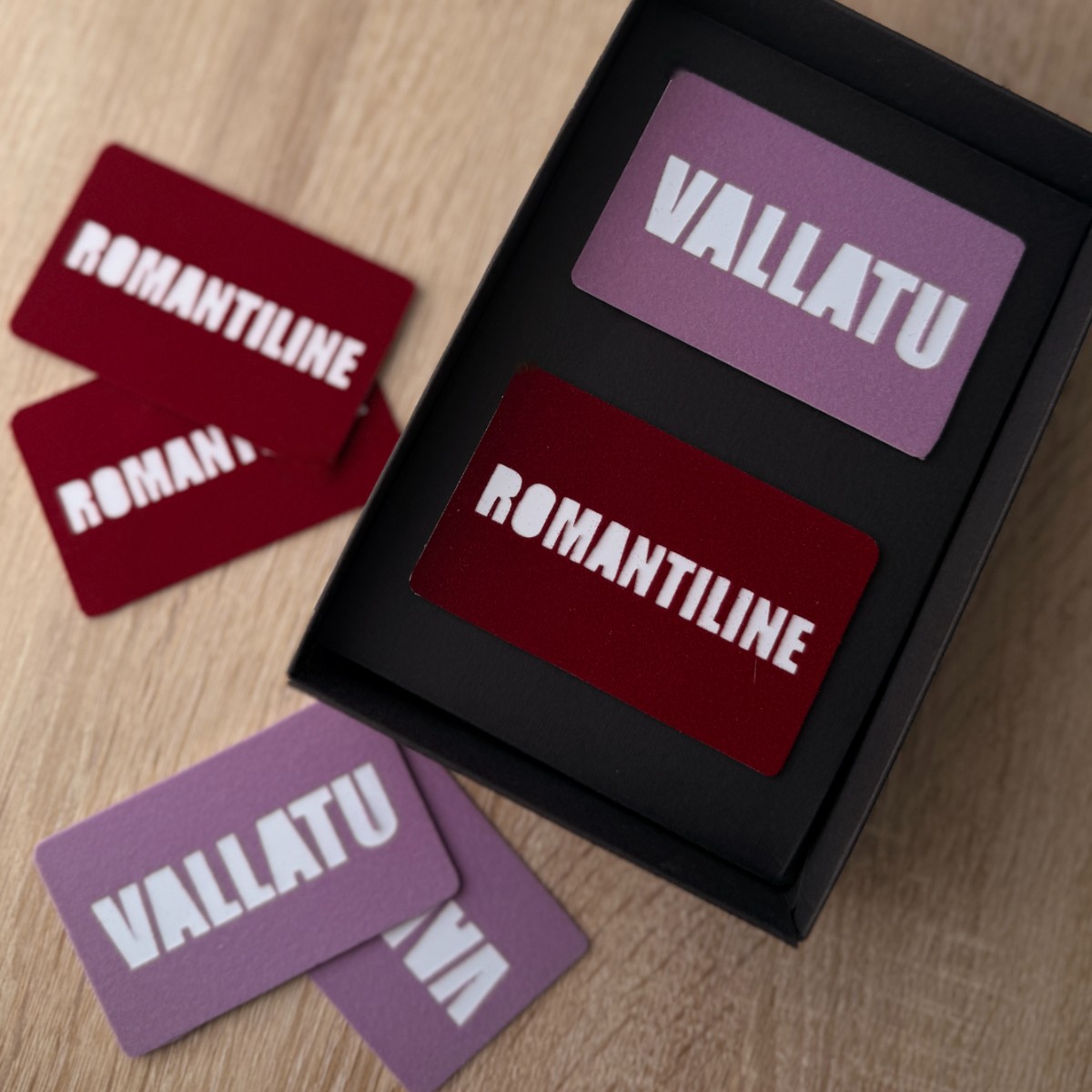 Kombo Vallatu ja Romantiline NFC kupongikaart | RAdezain